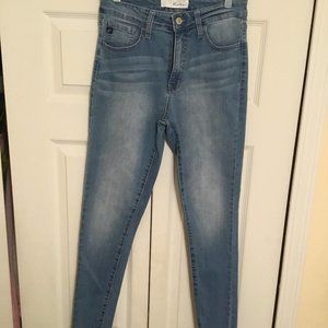 KanCan High Rise Light Skinny Jeans. Size 7/27. Lightly Faded Wash. Raw Hem